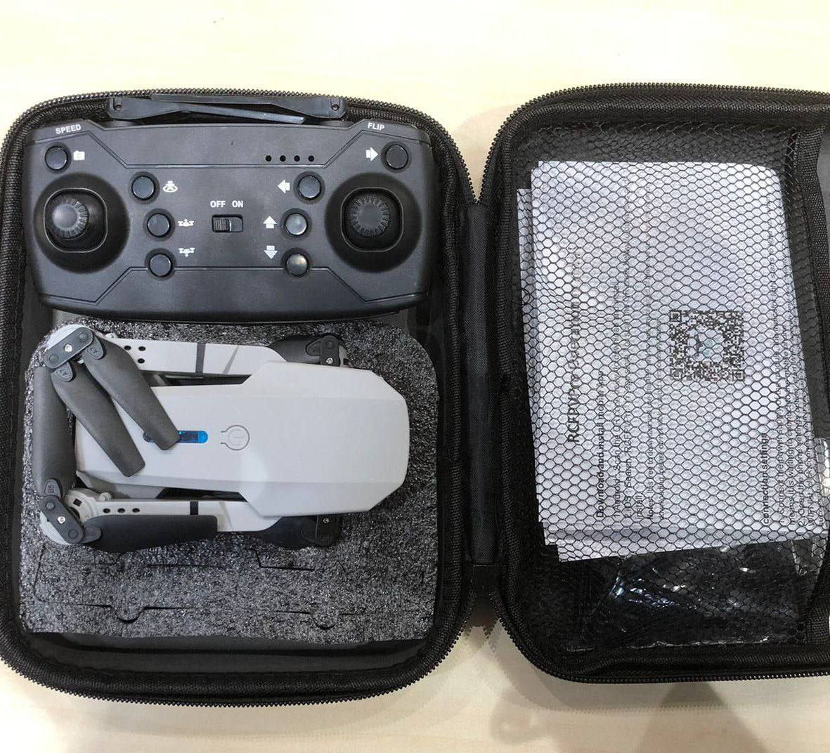 Drone E88 Plegable con Cámara y Control Remoto